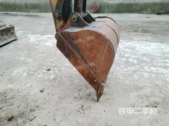 鏟斗45度(工作和回轉(zhuǎn)裝置) 鏟斗45度(工作和回轉(zhuǎn)裝置)