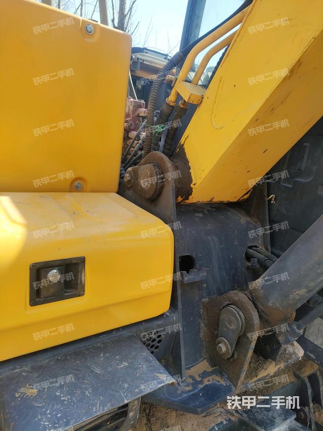 大臂根部?斜（工作和回轉(zhuǎn)裝置）