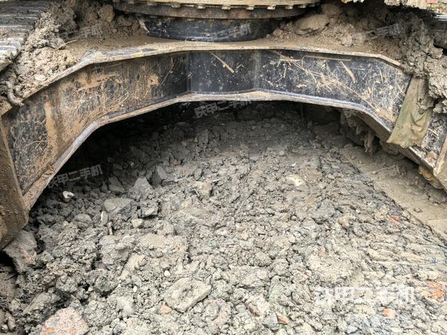 轉(zhuǎn)盤和下車架正前（工作和回轉(zhuǎn)裝置）