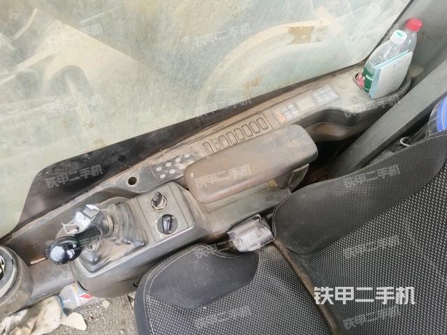 座椅左側(cè)控制臺(tái)/音響/含左手柄（駕駛室部分）