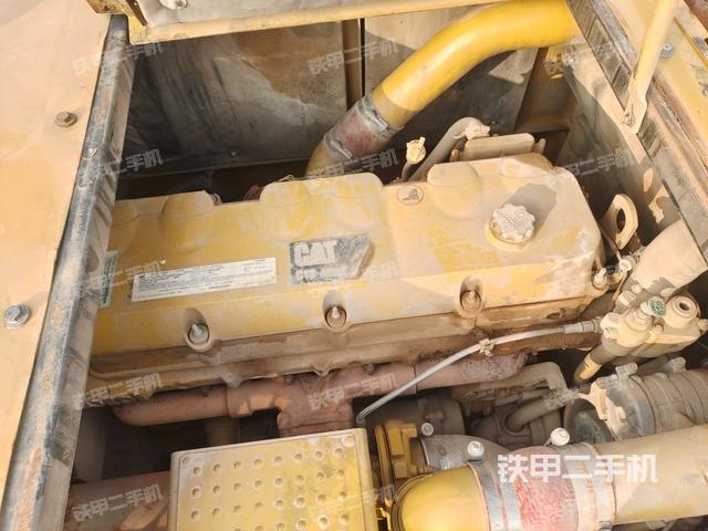 氣門室蓋螺絲特寫（上車部件）