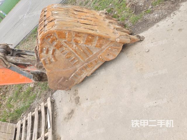 小臂整體左后(工作和回轉(zhuǎn)裝置) 小臂整體左后(工作和回轉(zhuǎn)裝置)