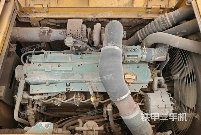 發(fā)動機整體俯視(整機外觀) 發(fā)動機整體俯視(整機外觀)