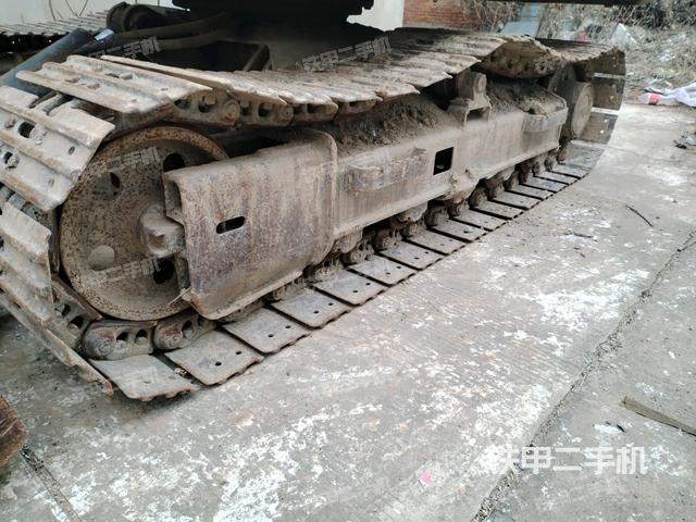 左側(cè)履帶整體?(行走機(jī)構(gòu)) 左側(cè)履帶整體?(行走機(jī)構(gòu))