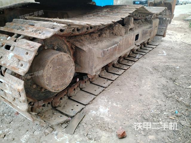 右側(cè)履帶整體?(行走機(jī)構(gòu)) 右側(cè)履帶整體?(行走機(jī)構(gòu))