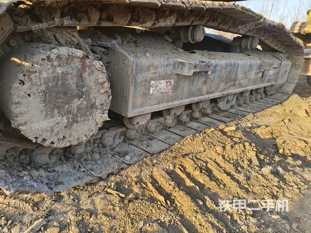 左側(cè)履帶整體?（行走機(jī)構(gòu)）