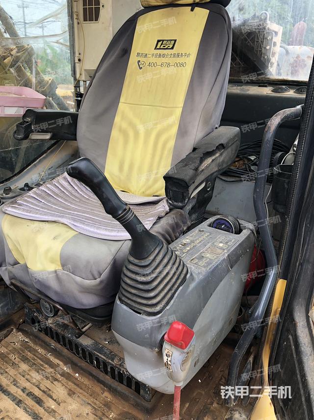 駕駛室整體（整機(jī)外觀）