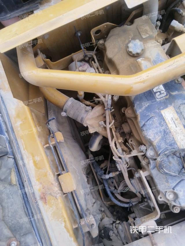 氣門(mén)室蓋螺絲特寫(xiě)（上車(chē)部件）