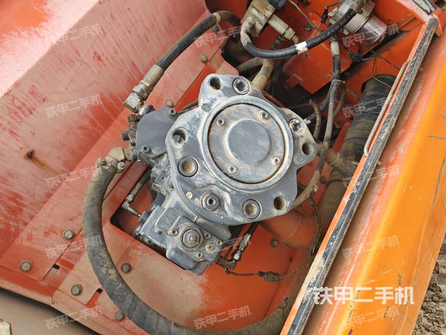 液壓泵斜45?左（大件艙室）