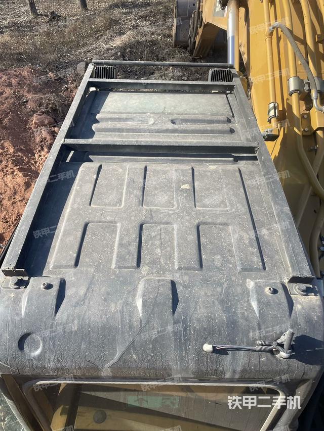 駕駛室頂部(整機外觀) 駕駛室頂部(整機外觀)