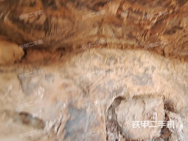 右驅(qū)動輪（行走機(jī)構(gòu)）