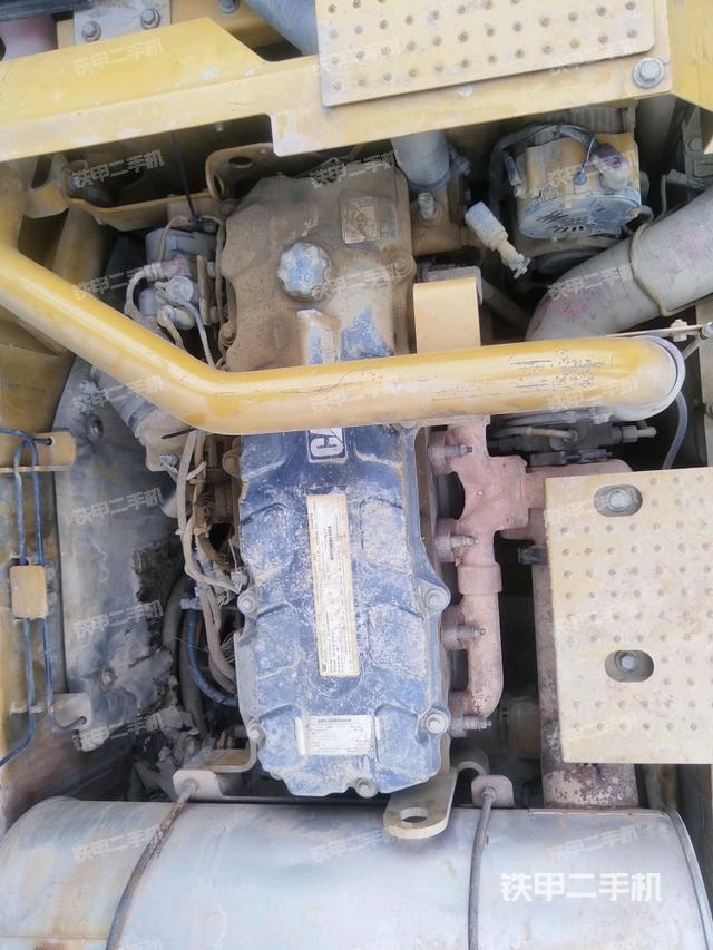 發(fā)動(dòng)機(jī)室（上車(chē)部件）