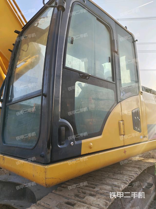 駕駛室左前45度（駕駛室部分）