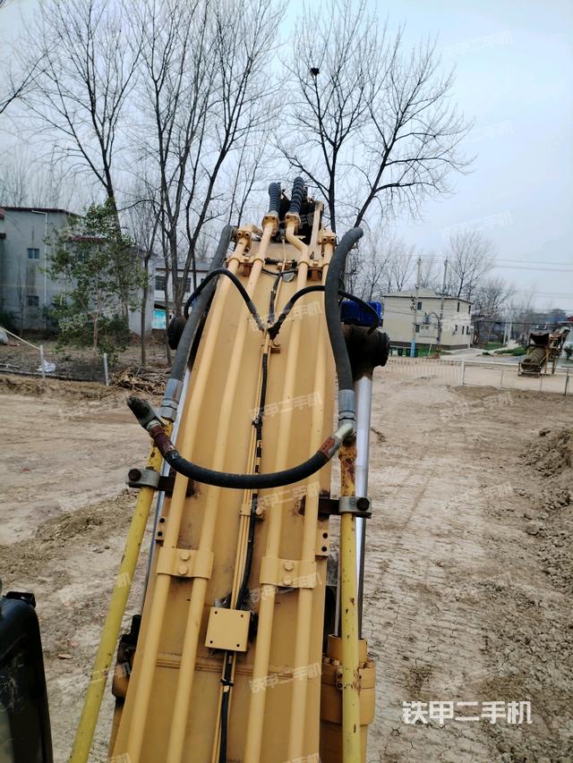 大臂背部俯视（工作和回转装置）