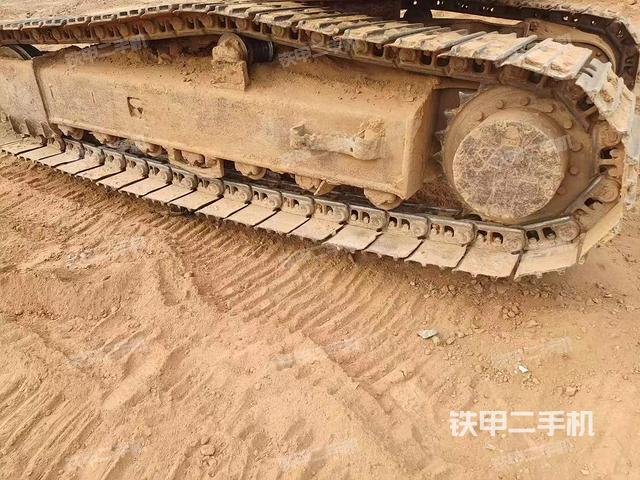 單側(cè)履帶整體（整機(jī)外觀）