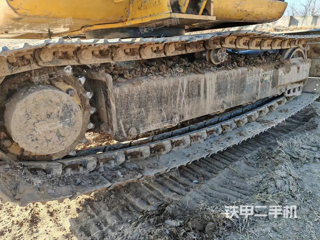 單側(cè)履帶整體(整機外觀) 單側(cè)履帶整體(整機外觀)