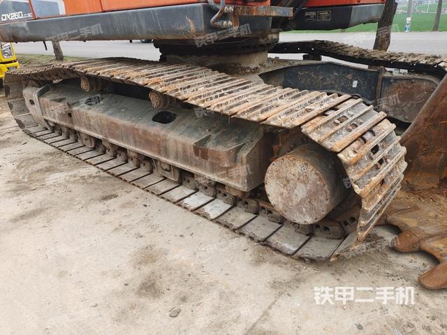 左托鏈輪和鏈筋(行走機構(gòu)) 左托鏈輪和鏈筋(行走機構(gòu))