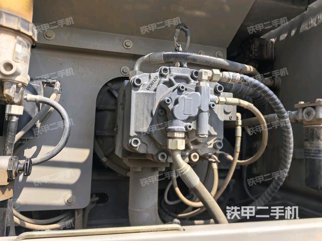 液壓泵斜45?左(大件艙室) 液壓泵斜45?左(大件艙室)