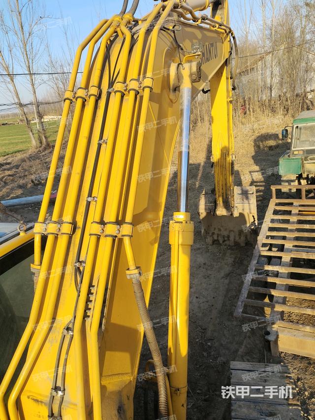 大臂背部俯視（工作和回轉(zhuǎn)裝置）