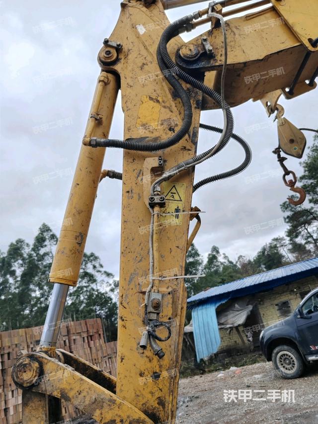 鏟斗右后整體（工作和回轉(zhuǎn)裝置）