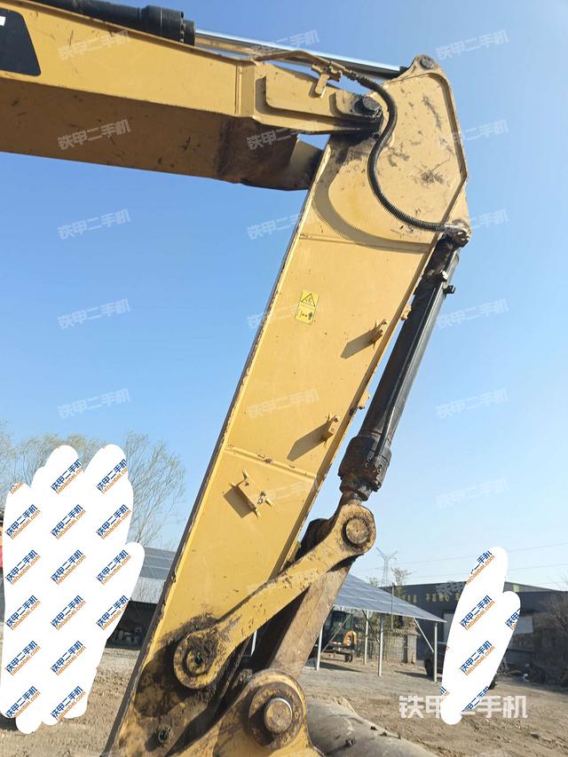 大臂油缸整體?豎拍(工作和回轉(zhuǎn)裝置) 大臂油缸整體?豎拍(工作和回轉(zhuǎn)裝置)