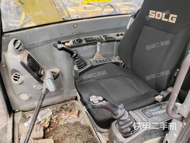 座椅后部（駕駛室部分）