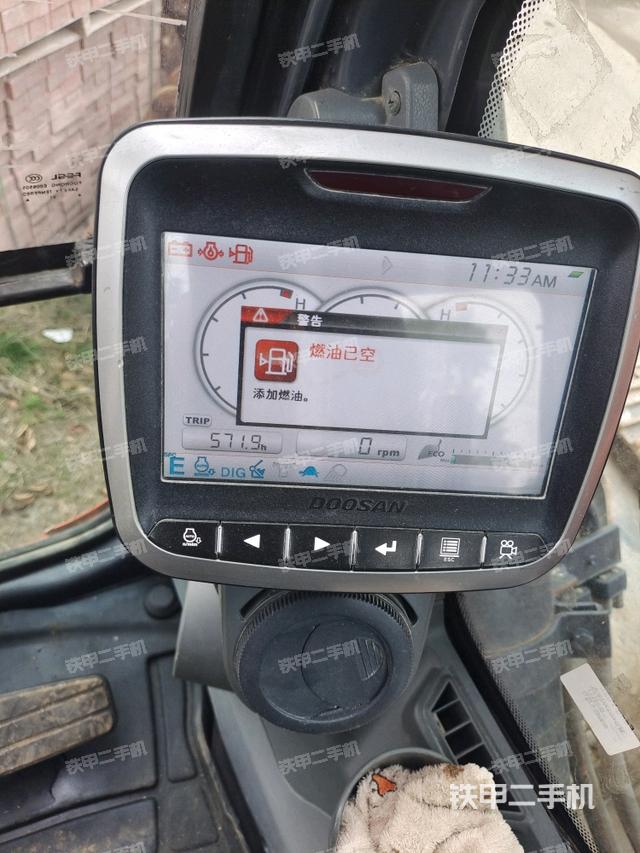 駕駛室正側(cè)(駕駛室部分) 駕駛室正側(cè)(駕駛室部分)