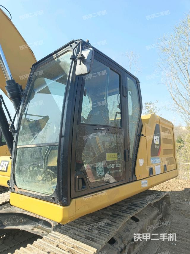 左后方玻璃角標(駕駛室部分) 左后方玻璃角標(駕駛室部分)