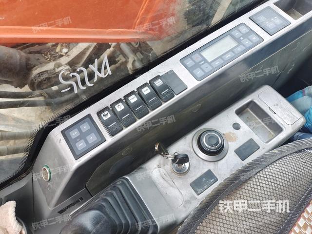 駕駛室左前45度(駕駛室部分) 駕駛室左前45度(駕駛室部分)