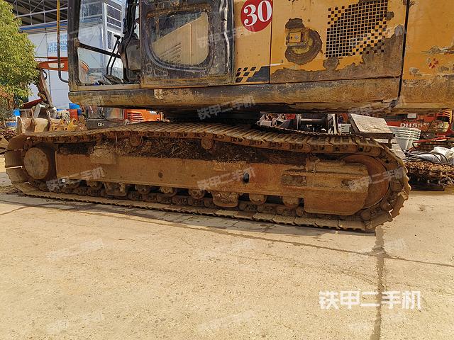 单侧履带整体（整机外观）