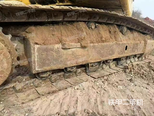 單側(cè)履帶整體(整機外觀) 單側(cè)履帶整體(整機外觀)