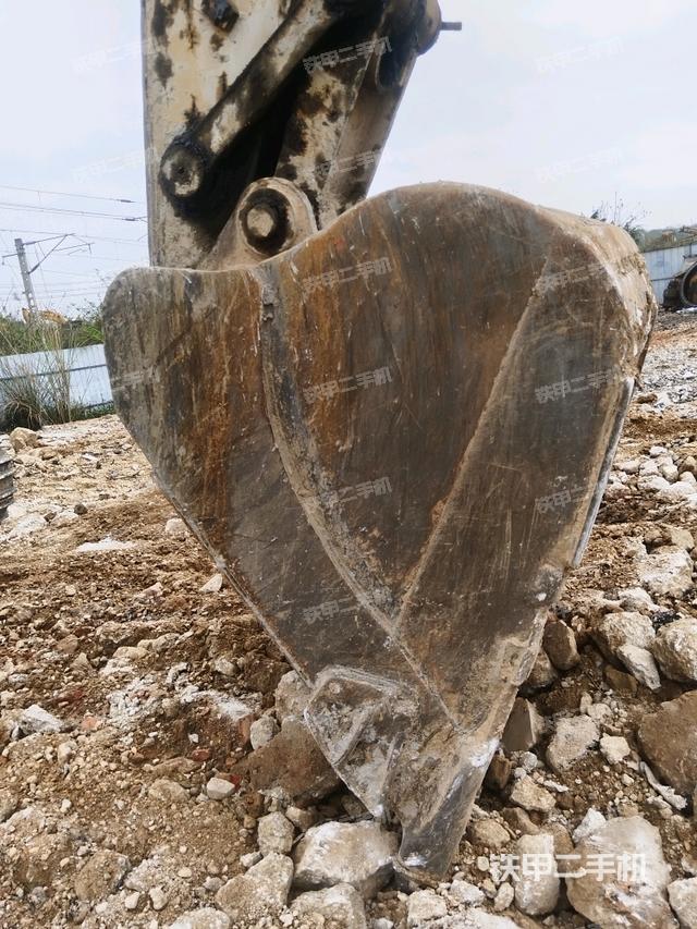 鏟斗右后整體（工作和回轉(zhuǎn)裝置）