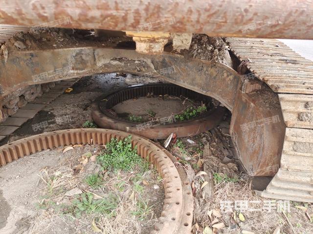 左導(dǎo)向輪（行走機(jī)構(gòu)）