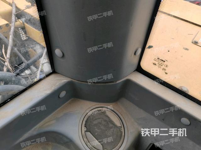 后窗玻璃角標（駕駛室部分）