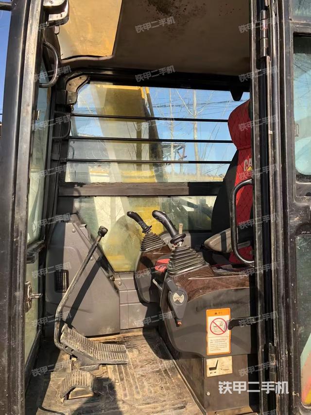 駕駛室頂部（整機(jī)外觀）