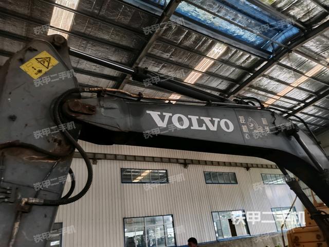 轉(zhuǎn)盤和下車架正前（工作和回轉(zhuǎn)裝置）