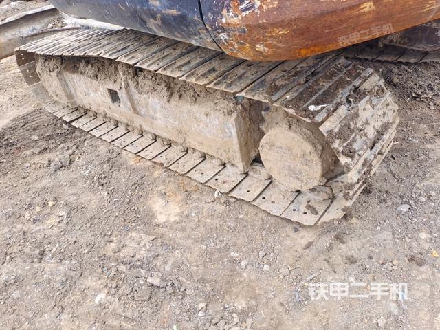 右側(cè)履帶整體?（行走機(jī)構(gòu)）