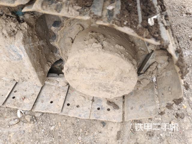 右驅(qū)動輪（行走機(jī)構(gòu)）