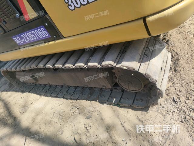 右側(cè)履帶整體?(行走機(jī)構(gòu)) 右側(cè)履帶整體?(行走機(jī)構(gòu))