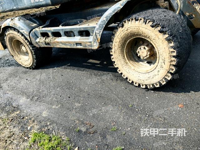 右側(cè)履帶整體?(行走機構(gòu)) 右側(cè)履帶整體?(行走機構(gòu))