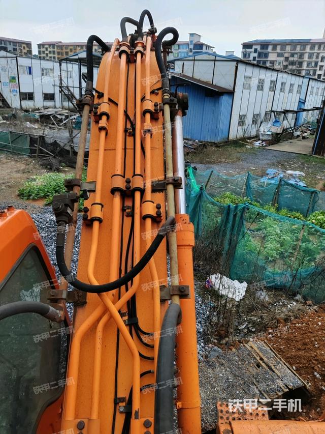 大臂背部俯視（工作和回轉(zhuǎn)裝置）