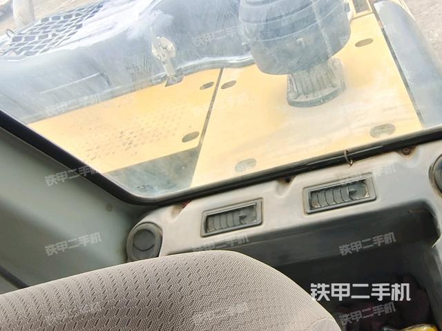 右侧玻璃角标（驾驶室部分）