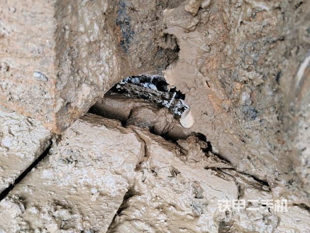 右側(cè)行走馬達蓋板（行走機構(gòu)）