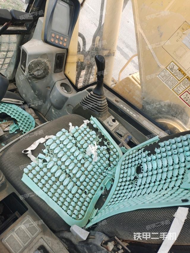 后窗玻璃角標(biāo)（駕駛室部分）