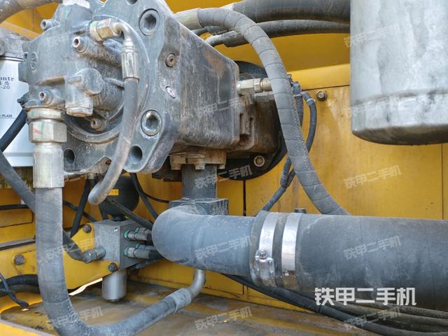 液壓泵斜45?左（大件艙室）