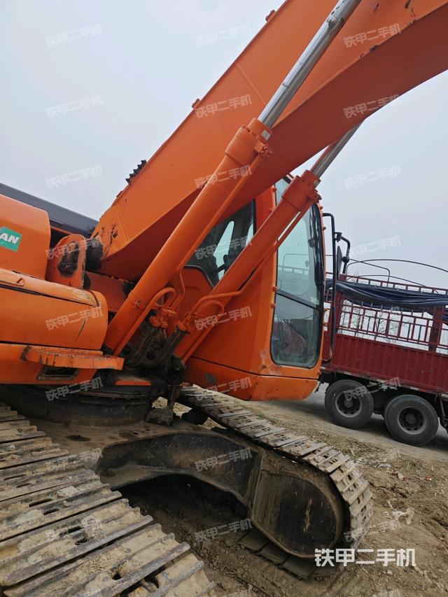 大臂根部?斜視（工作和回轉(zhuǎn)裝置）