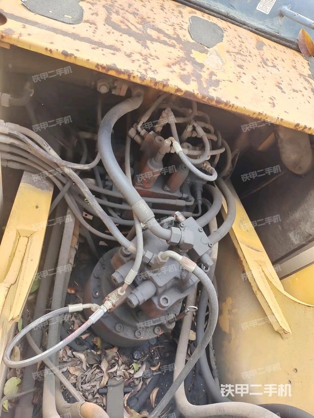 發(fā)動(dòng)機(jī)室（上車部件）