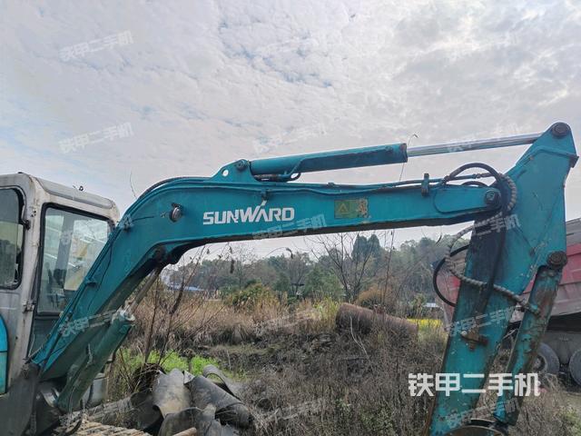 小臂整體左后(工作和回轉(zhuǎn)裝置) 小臂整體左后(工作和回轉(zhuǎn)裝置)