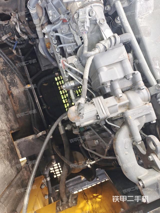 中央回轉(zhuǎn)接頭特寫（上車部件）