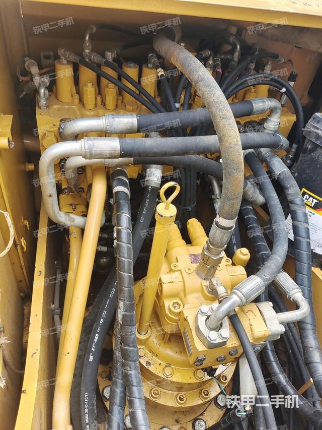 发动机室（上车部件）